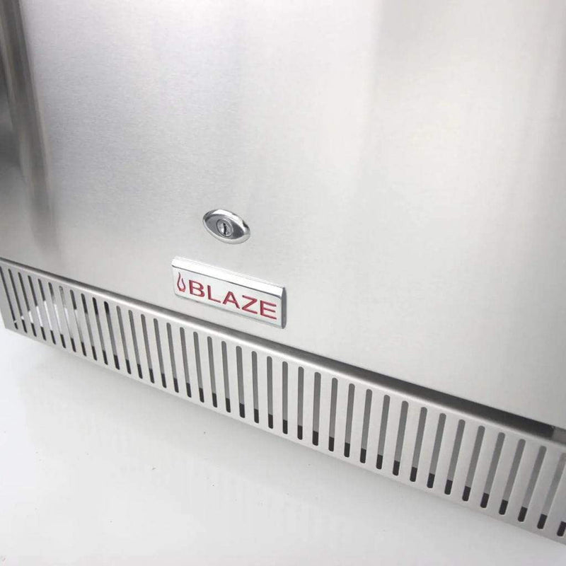 Blaze 20" Outdoor Rated Stainless Steel Compact Refrigerator 4.1 Cu. Ft. - Close-Up